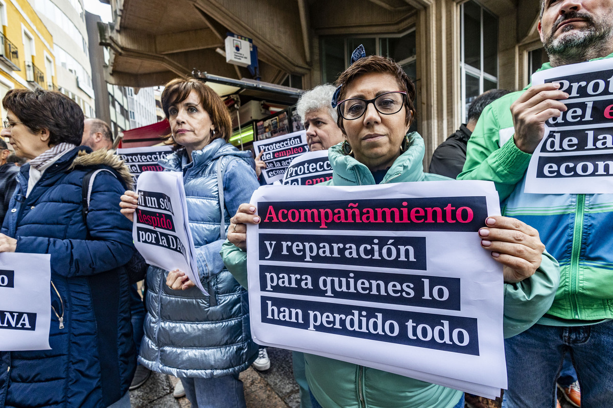 concentración de los trabajadores de los comercios de ciudad real por la soliraridad con los afectados por la Dana de Valencia, organizado por CCOO, USO y UGT con asistencia de Francisco Cañizares  / RUEDA VILLAVERDE