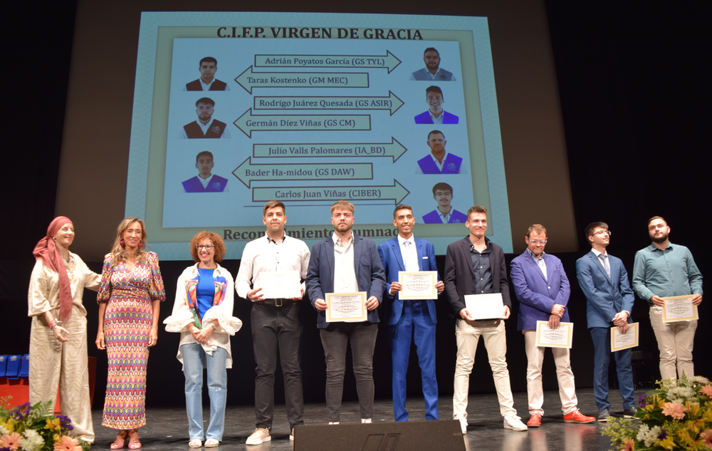 Cerca de 200 alumnos se gradúan en el CIFP Virgen de Gracia