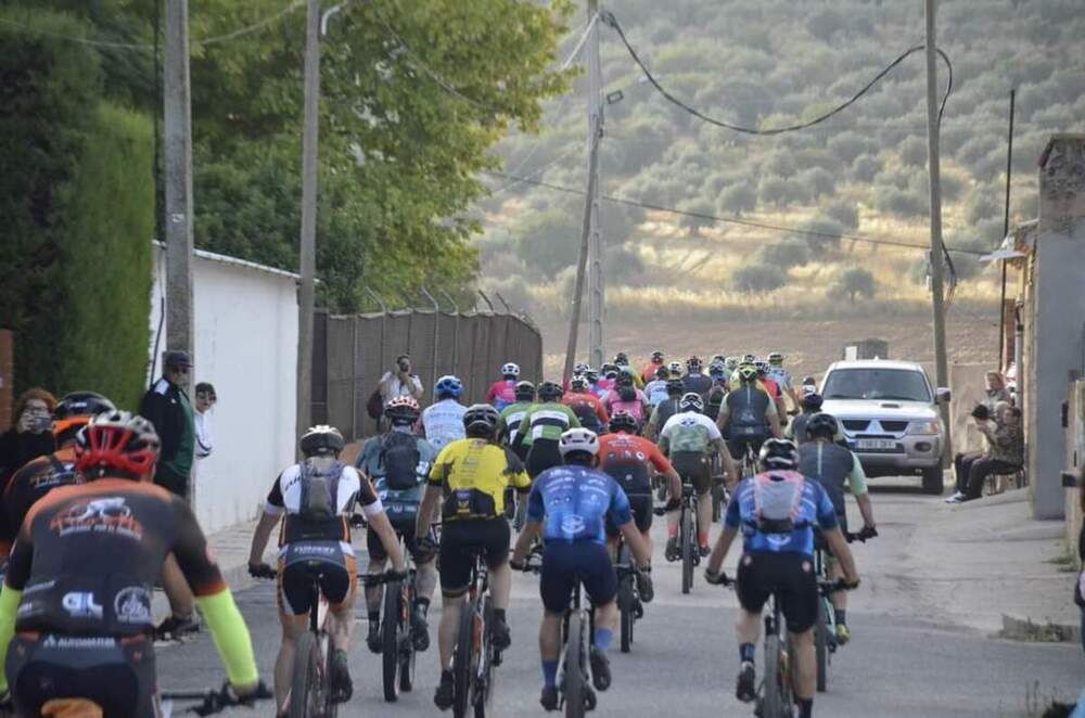 Ajenjo gana en Piedrabuena y se aprieta la general masculina