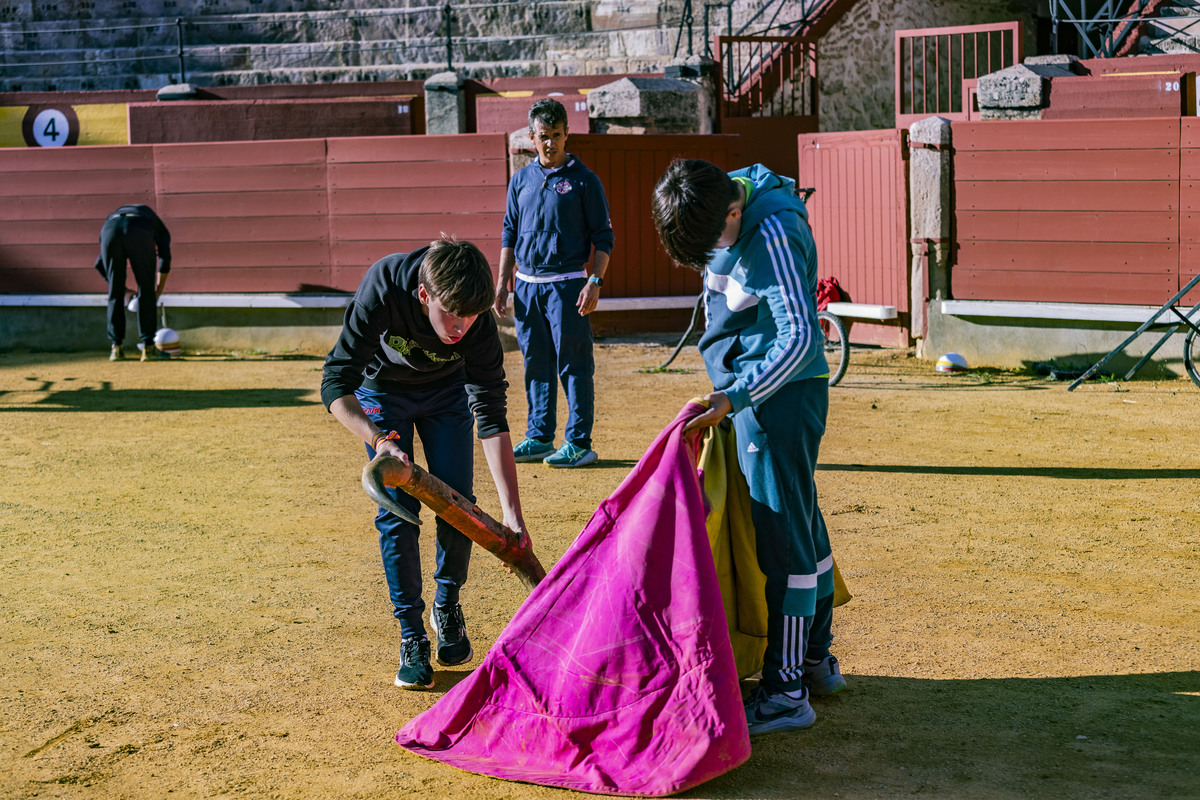 INICIO DE LAS CLASE EN LA PLAZA DE TOROS DE LA ESCUELA DE TAUROMÁQUIA, INICIO DE LAS CLASES TAURINAS DE LA ESCUELA DE TAUROMAQUIA, TOROS