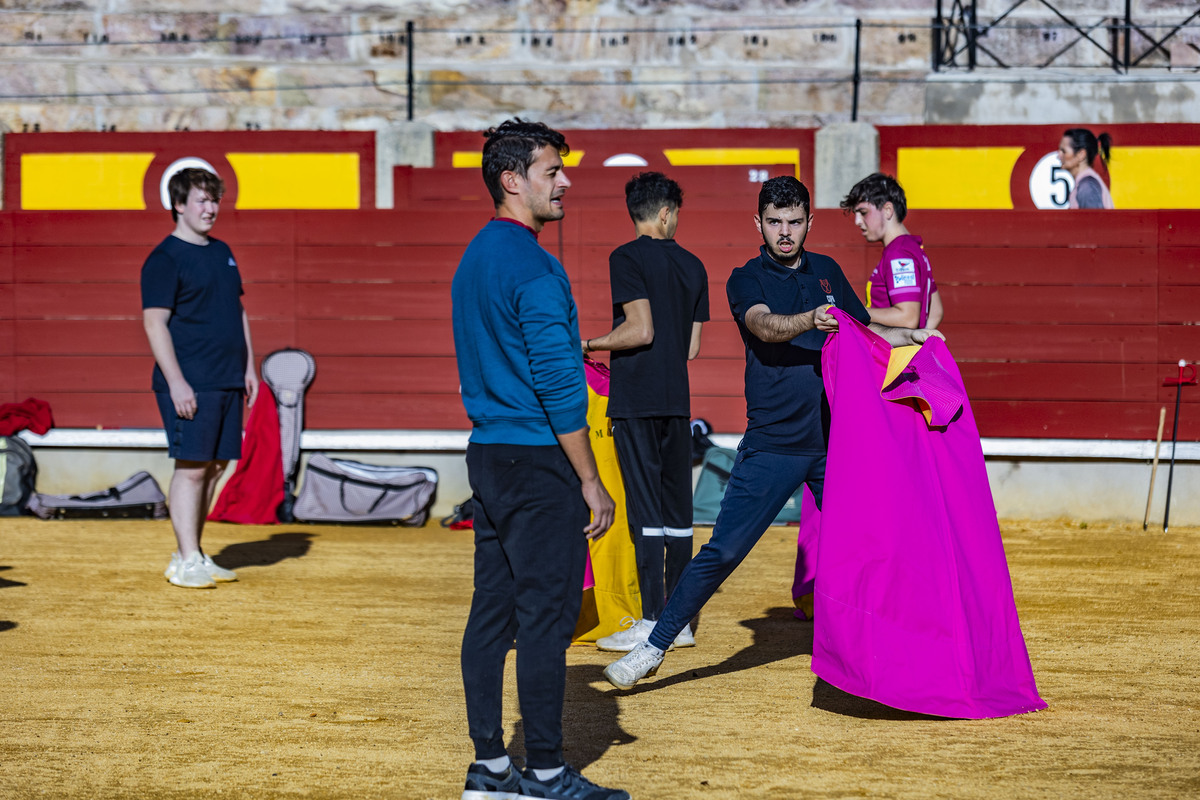 INICIO DE LAS CLASE EN LA PLAZA DE TOROS DE LA ESCUELA DE TAUROMÁQUIA, INICIO DE LAS CLASES TAURINAS DE LA ESCUELA DE TAUROMAQUIA, TOROS  / RUEDA VILLAVERDE