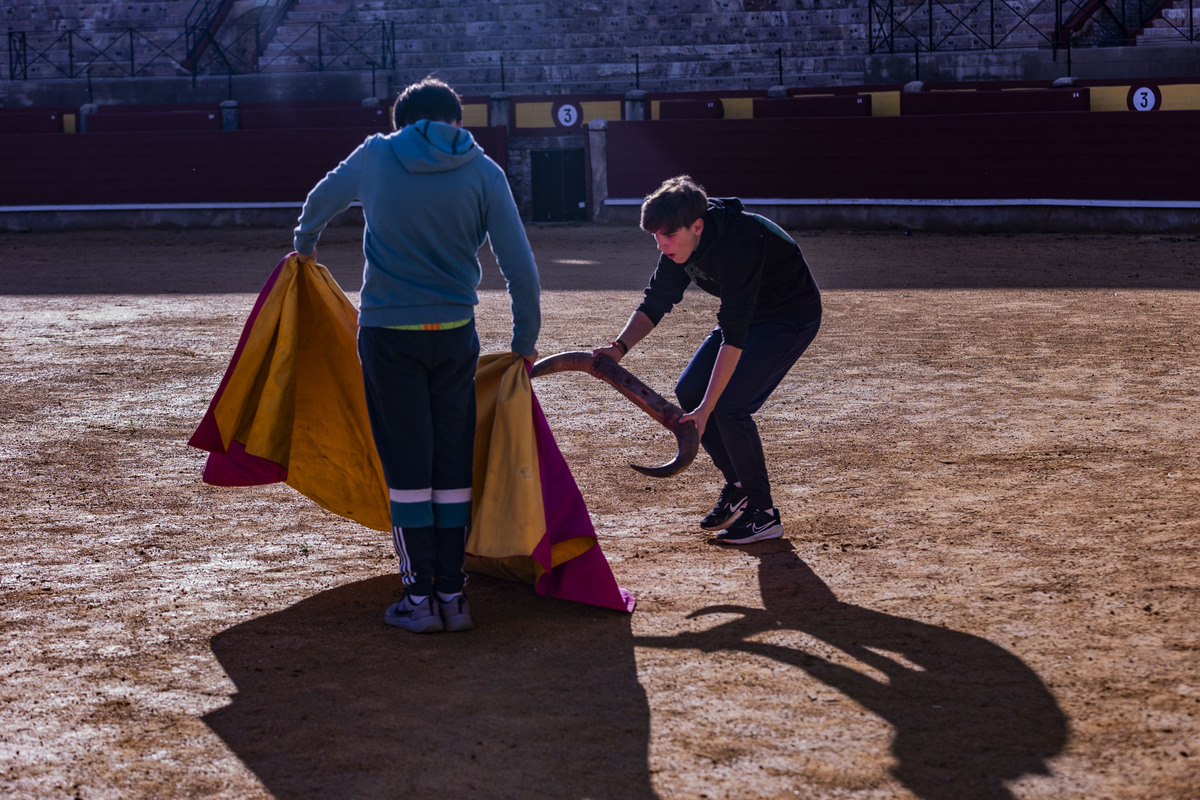 INICIO DE LAS CLASE EN LA PLAZA DE TOROS DE LA ESCUELA DE TAUROMÁQUIA, INICIO DE LAS CLASES TAURINAS DE LA ESCUELA DE TAUROMAQUIA, TOROS  / RUEDA VILLAVERDE