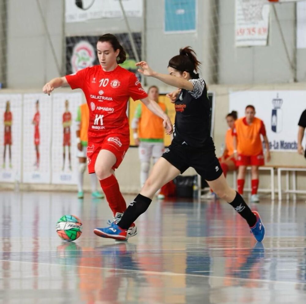 Rebeca fue la autora del primer gol del Almagro FSF.