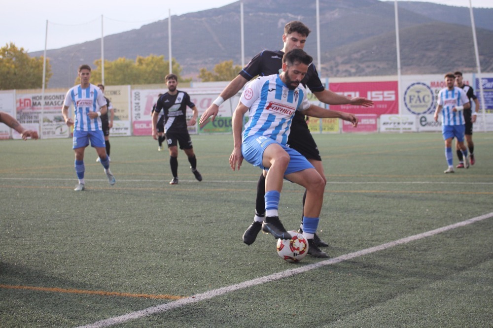 El Villarrubia se adjudica el derbi con un gol de Pliego