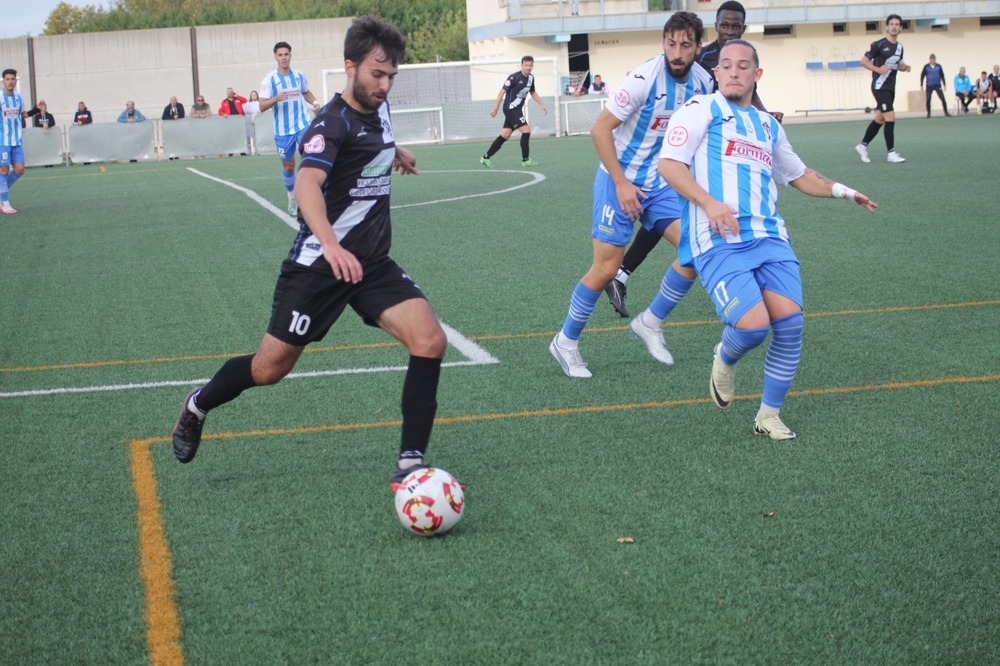 El Villarrubia se adjudica el derbi con un gol de Pliego