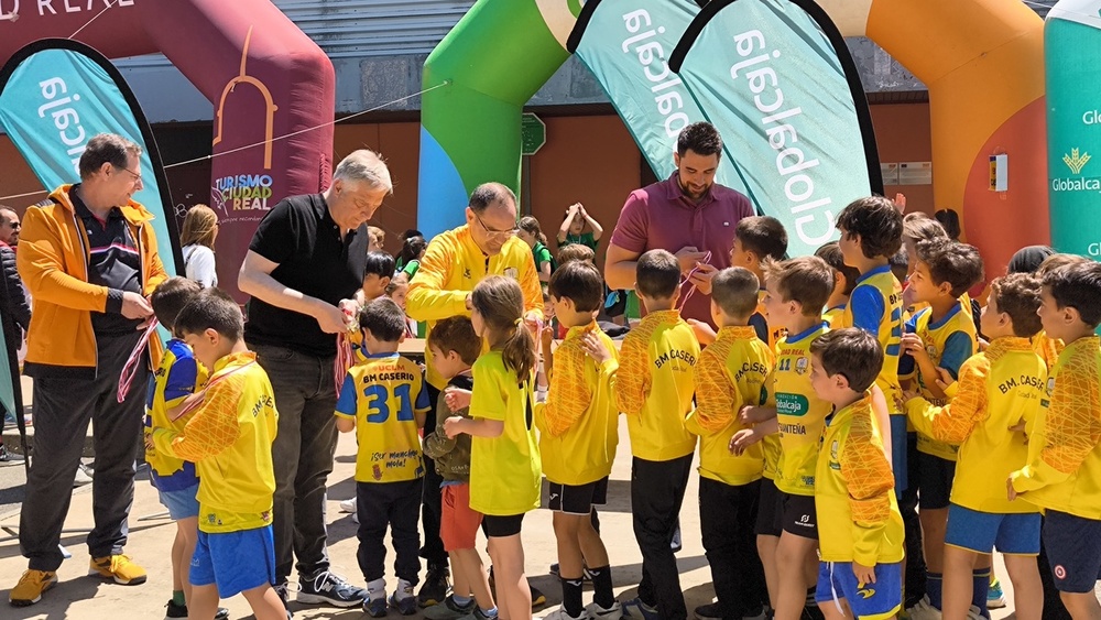 200 niños participan en el Circuito Pitufos Globalcaja