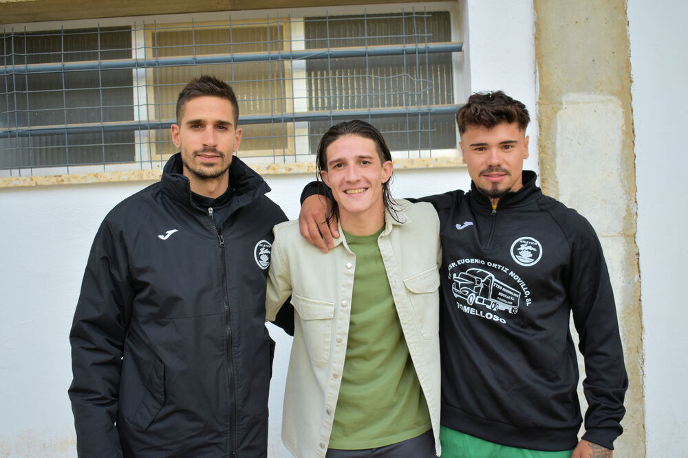 Borja, Abraham y Yeison (de izquierda a derecha) son las nuevas incorporaciones tomelloseras.