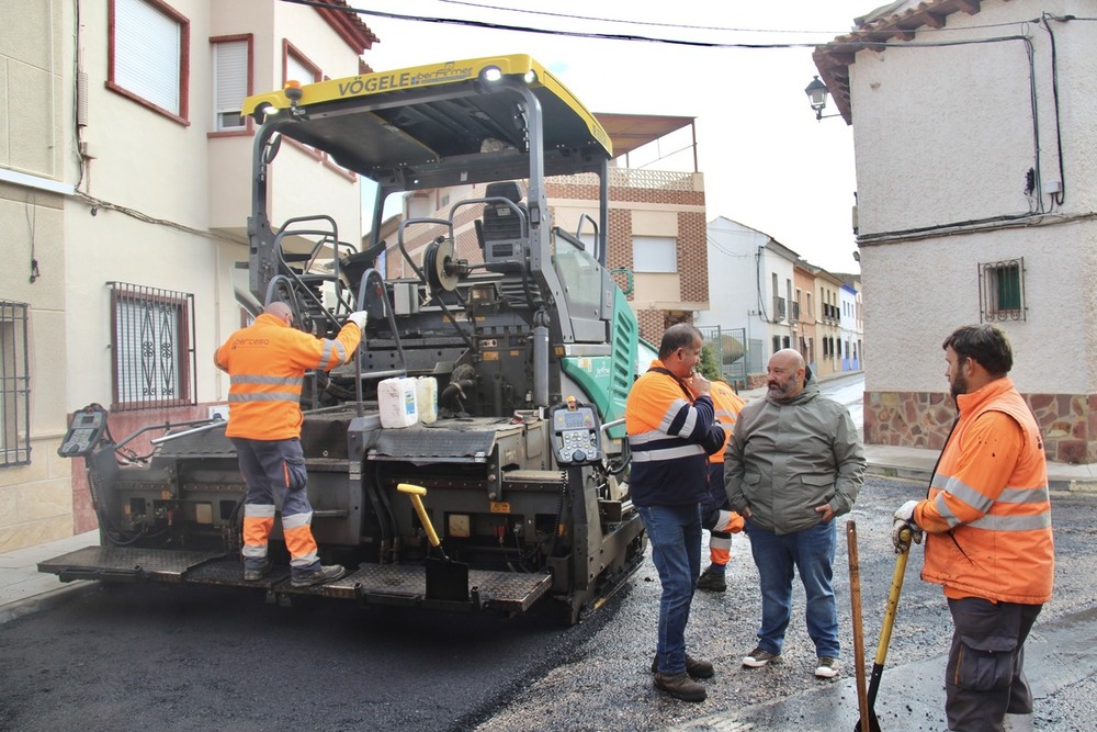 Avanzan las obras de asfaltado en la zona centro de Alcázar