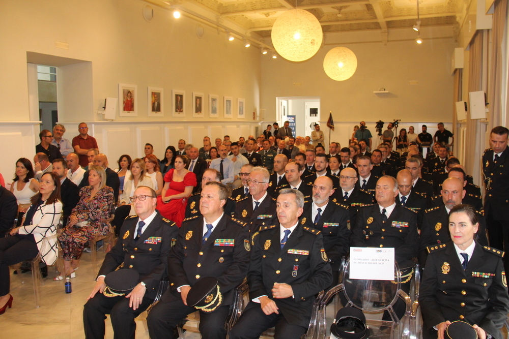 Alcázar de San Juan entrega su medalla de Oro a la Policía