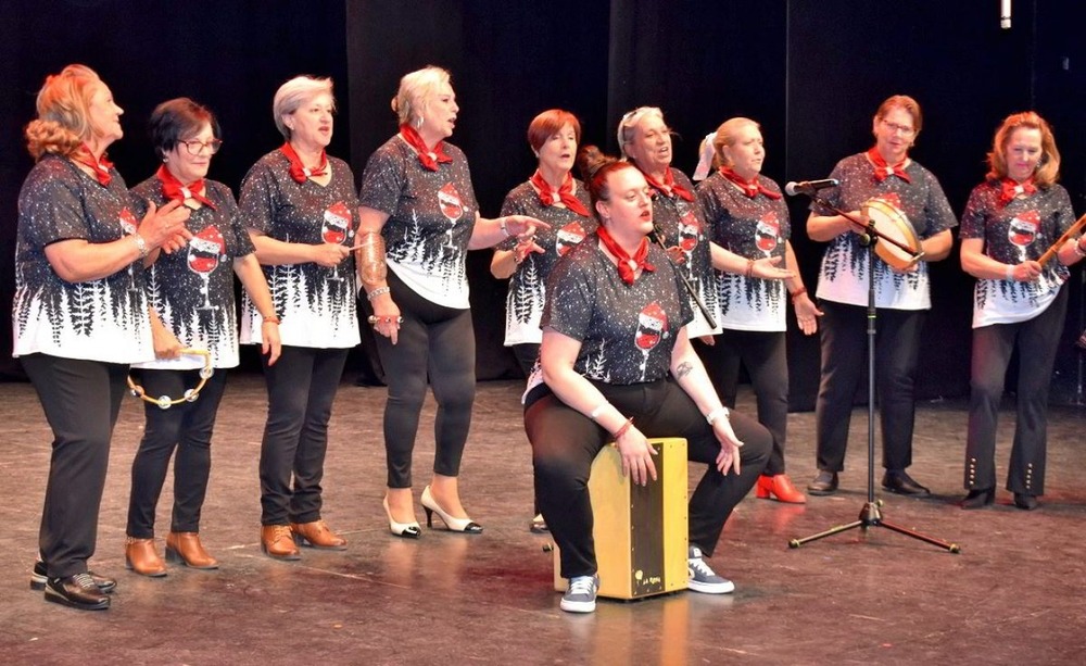 Los barrios cantan a la Navidad en un festival de villancicos 