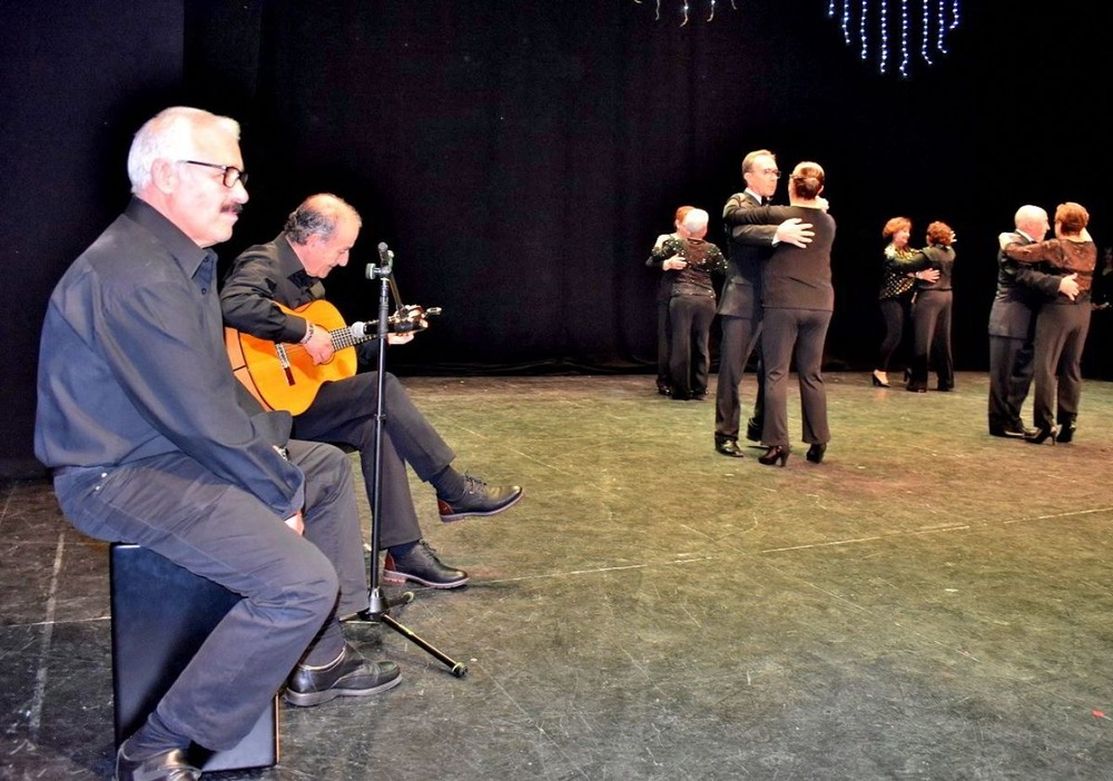 Los barrios cantan a la Navidad en un festival de villancicos 