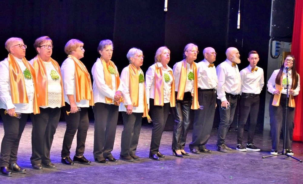 Los barrios cantan a la Navidad en un festival de villancicos 