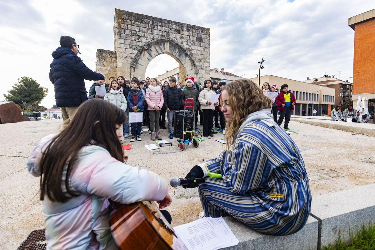 Navidad, caanto de villancicos de los colegios de ciudad real en el Arco del Torreón, Concierto de villancicos