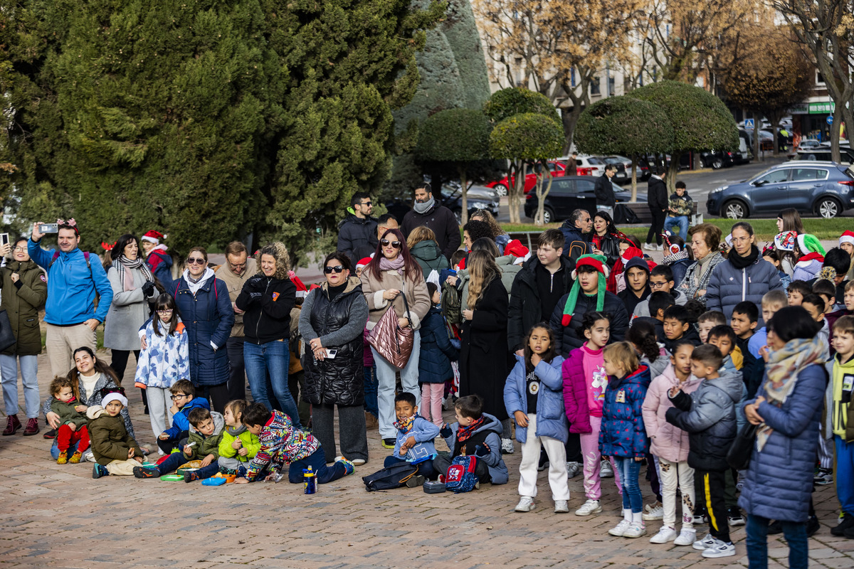 Navidad, caanto de villancicos de los colegios de ciudad real en el Arco del Torreón, Concierto de villancicos  / RUEDA VILLAVERDE