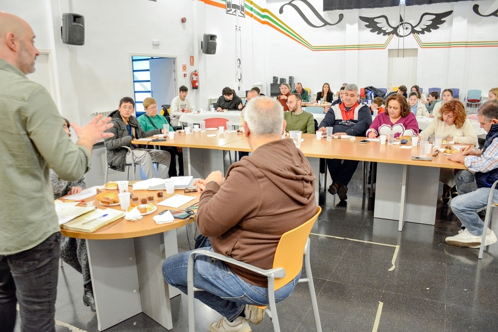 Unas 30 personas participan en la cata didáctica de roscón 