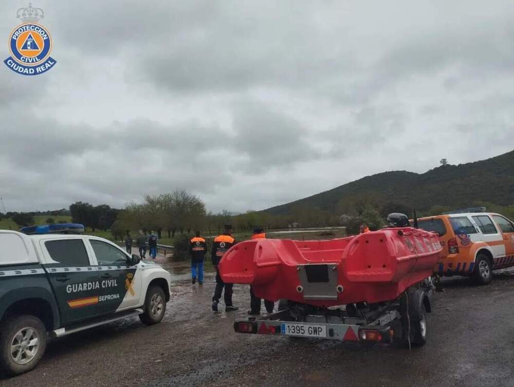 Localizada en buen estado una familia atrapada en Almadén