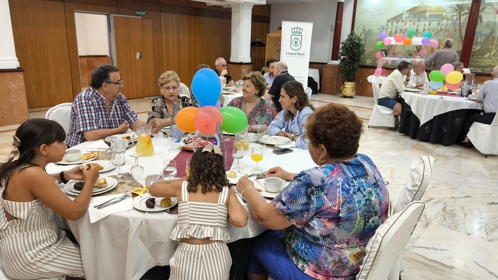 La capital homenajea a quienes cumplen sus bodas de oro