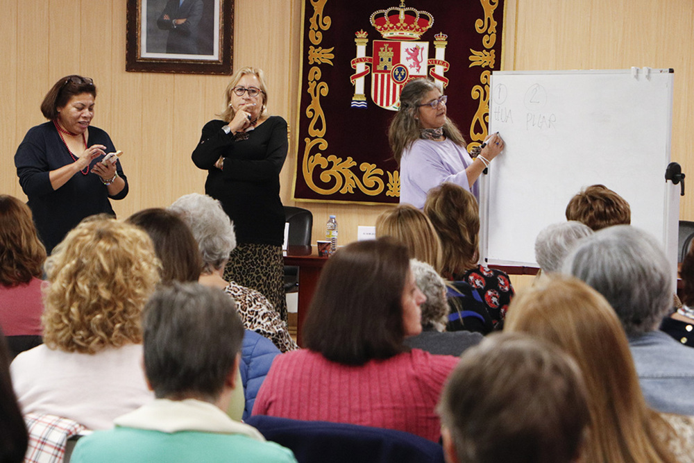 Lucía Etxebarría traslada la terapia de escritura expresiva 