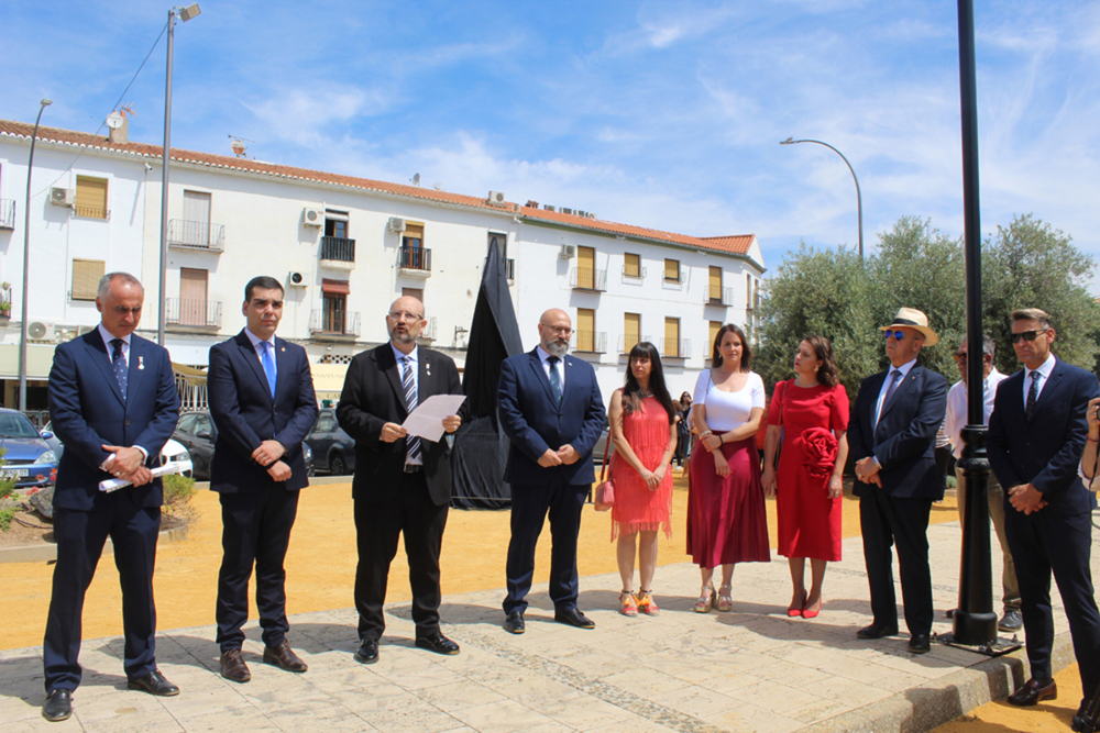 Inaugurado el monumento a la Cruz de la Orden de Calatrava