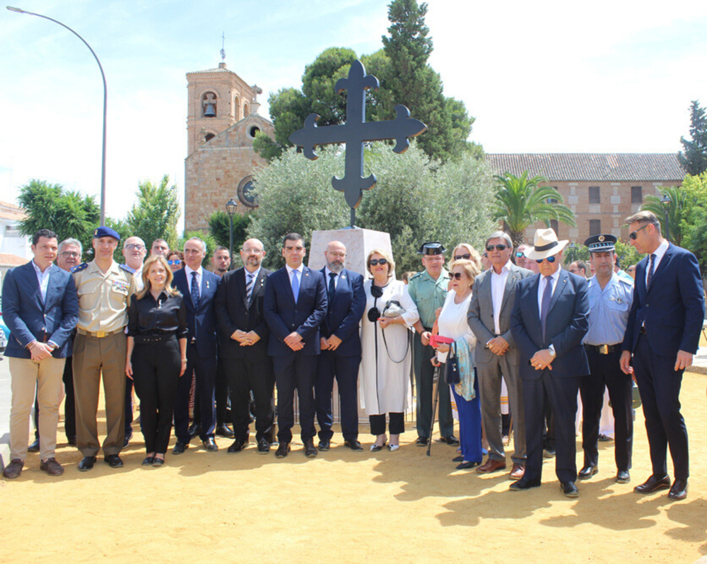 Inaugurado el monumento a la Cruz de la Orden de Calatrava