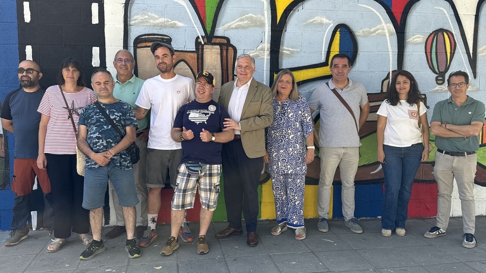 Visita del alcalde, Francisco Cañizares, al mural de Valorarte