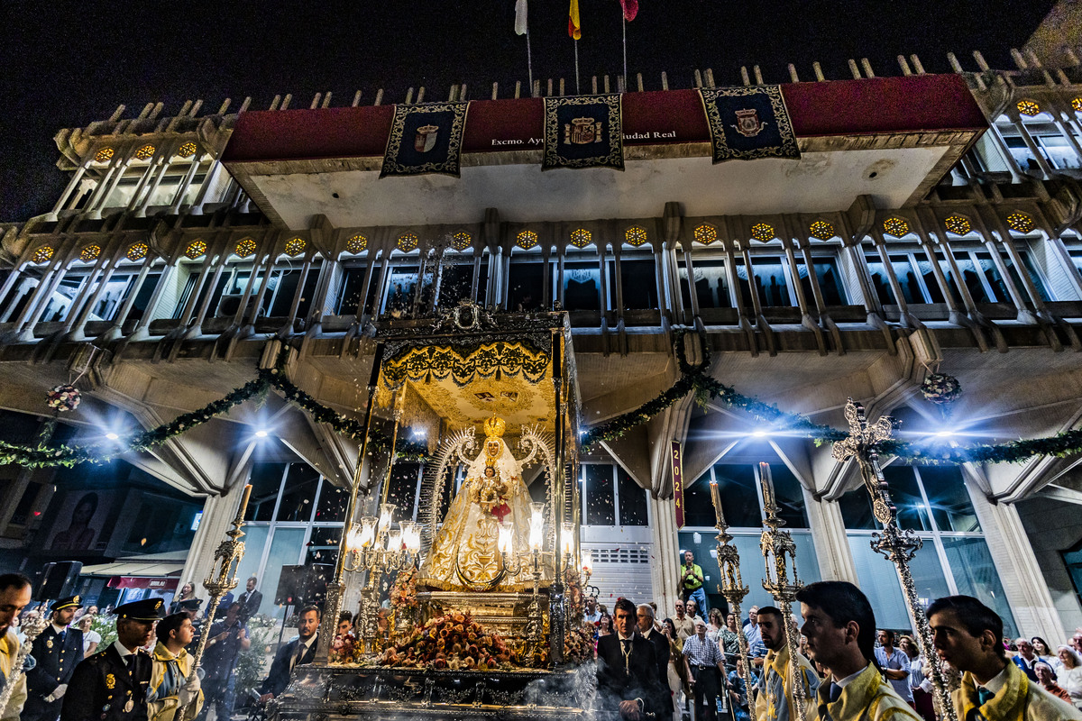 Procesión de la Virgen del Prado de Ciudad Real Feria de Agosto  / RUEDA VILLAVERDE