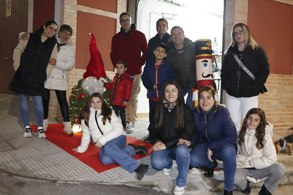 Almodóvar engalana la calle Cristo por Navidad