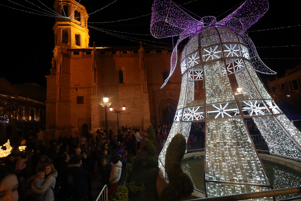 Inaguración de las luces navideñas de Valdepeñas, Luces de Navidad en Valdepeñas  / TOMÁS FERNÁNDEZ