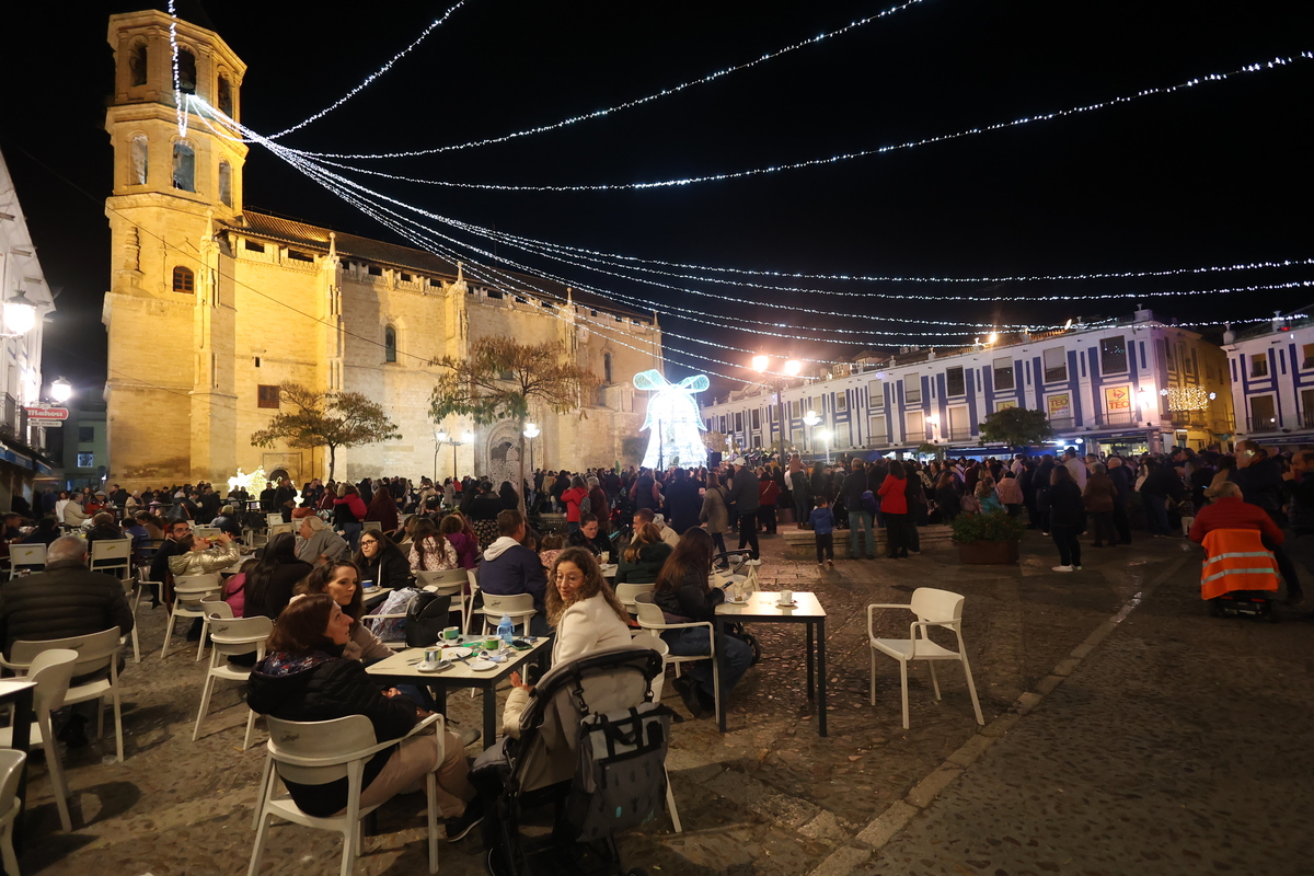 Inaguración de las luces navideñas de Valdepeñas, Luces de Navidad en Valdepeñas  / TOMÁS FERNÁNDEZ