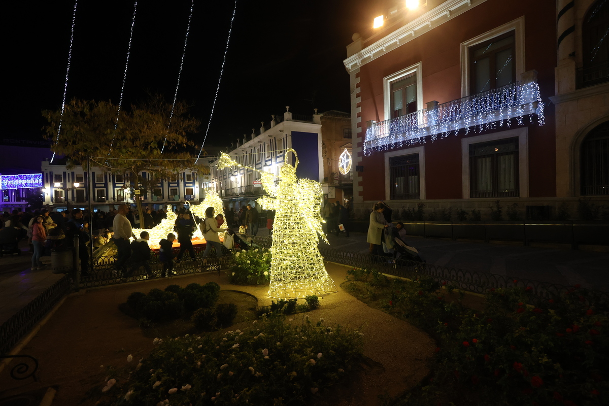 Inaguración de las luces navideñas de Valdepeñas, Luces de Navidad en Valdepeñas  / TOMÁS FERNÁNDEZ