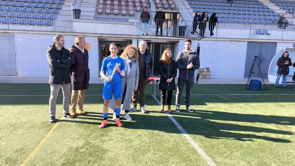 Doaa, del Calvo Sotelo, con el trofeo de mejor jugadora del torneo.