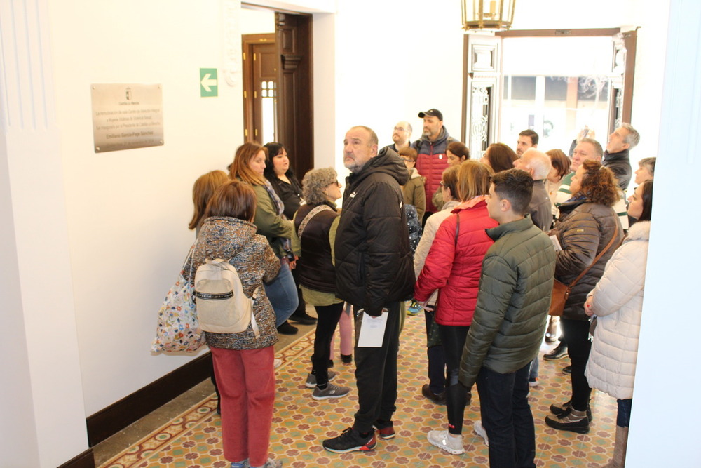 Más de 2.000 personas visitan el Palacete de la Cruz Roja