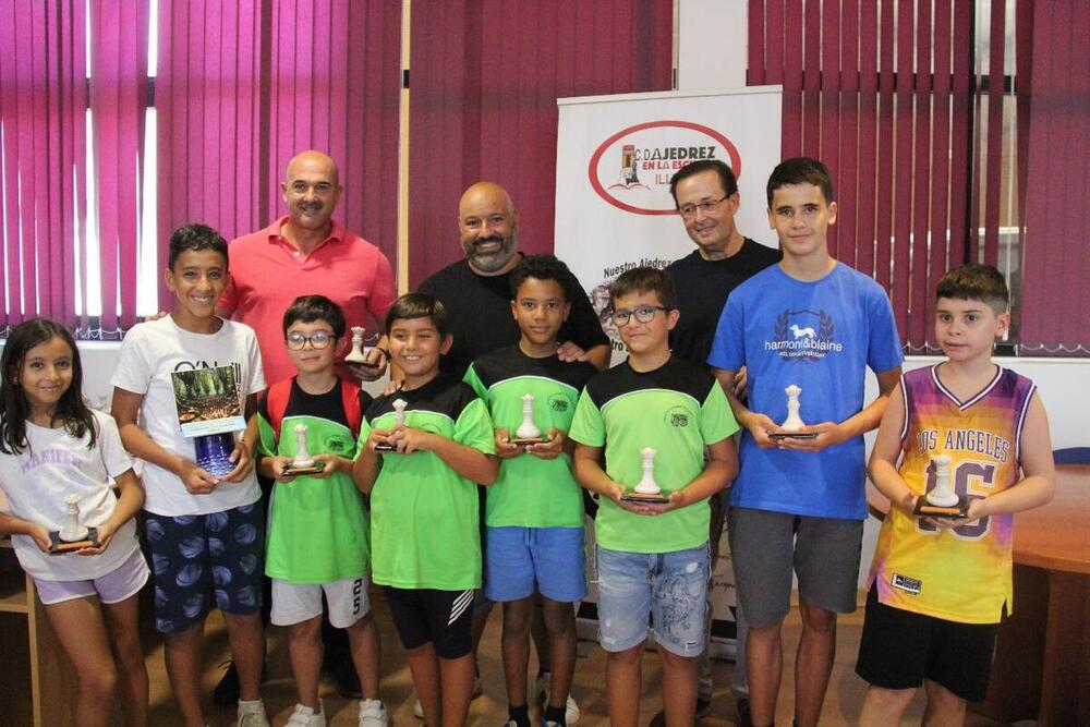 Alcázar celebra su trofeo de Feria