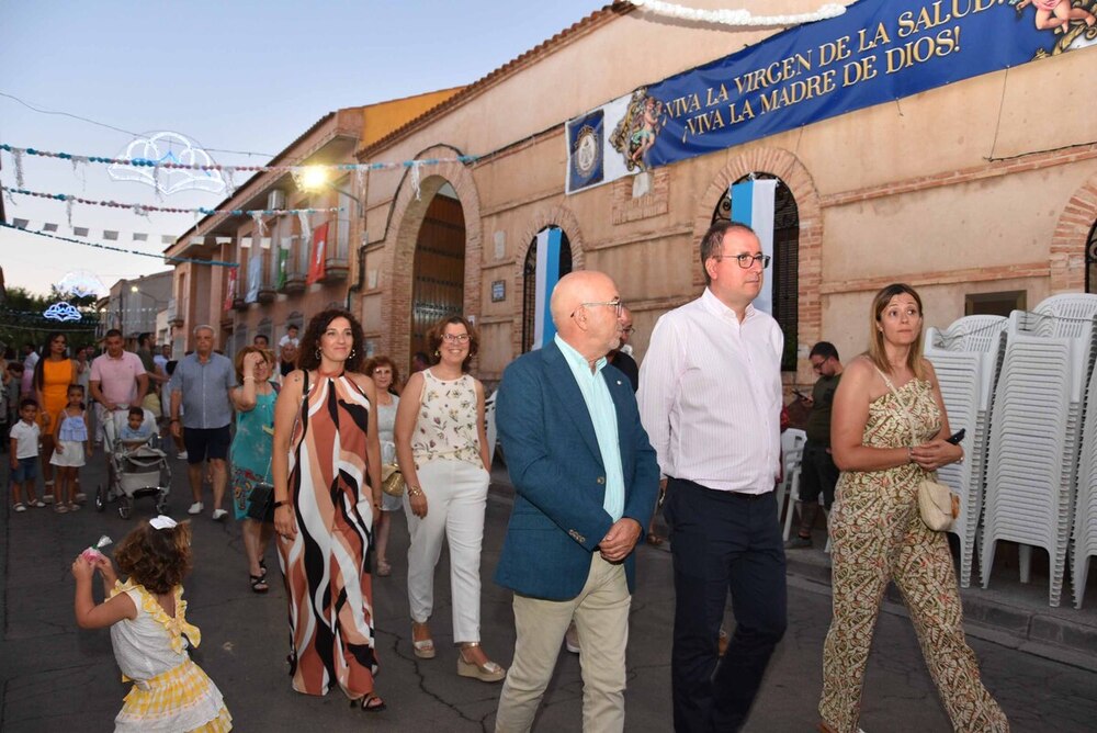 La Virgen de la Salud cierra las fiestas del Barrio de Oriente