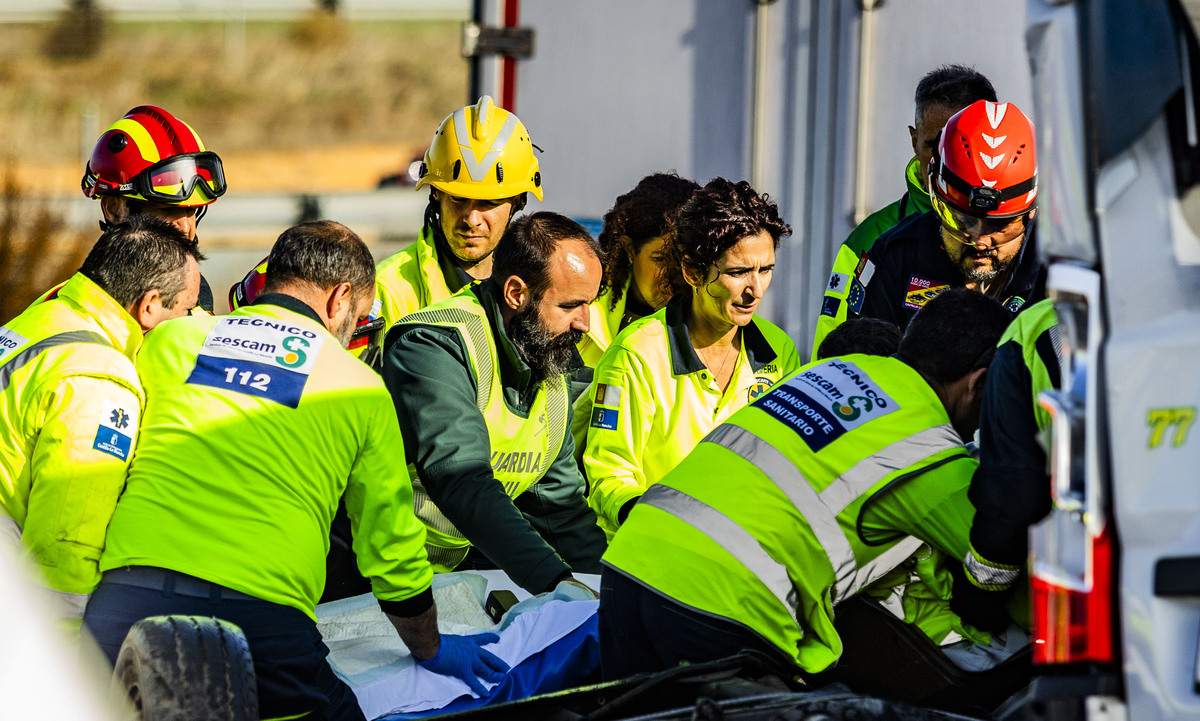 accidente multiple por la niebla, con 3 fallecidos y 18 heridos en la autovia de andalucía en la A 4 a la altura de Santa Cruz de Mudela,  accidente multiple en tre varios camiones y coches con tres fallecidos y 18 heridos dos graves, suceso  / RUEDA VILLAVERDE