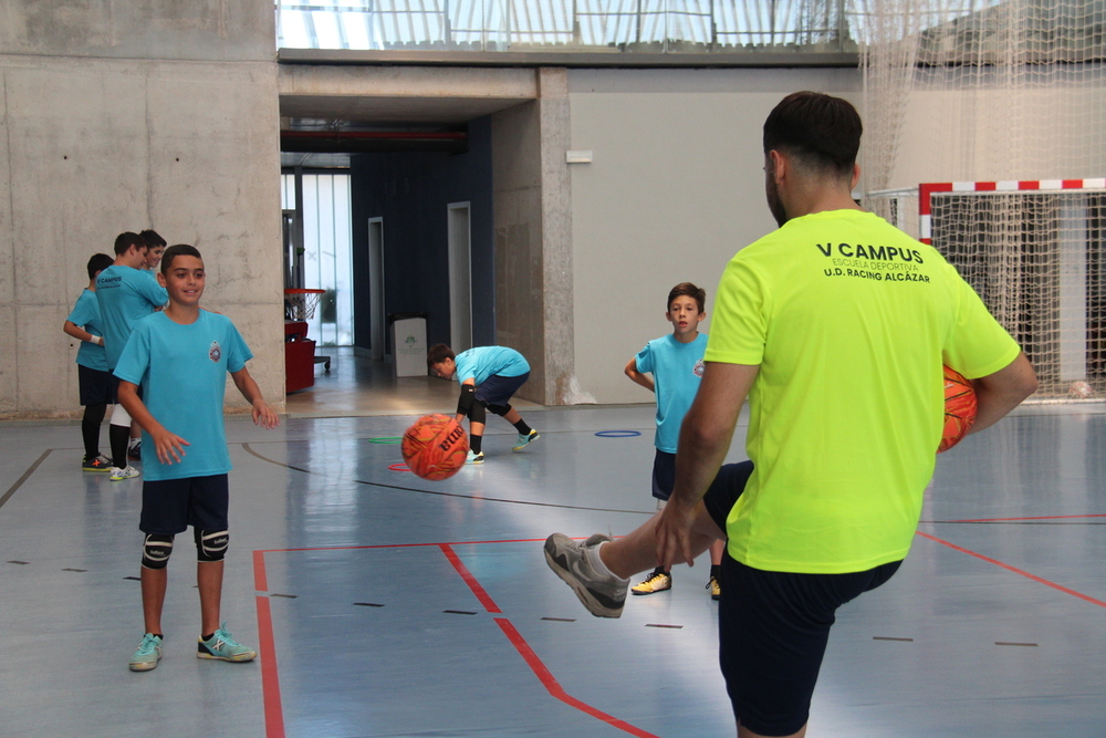 El Campus de Fútbol Sala del CD Racing reúne a 55 menores