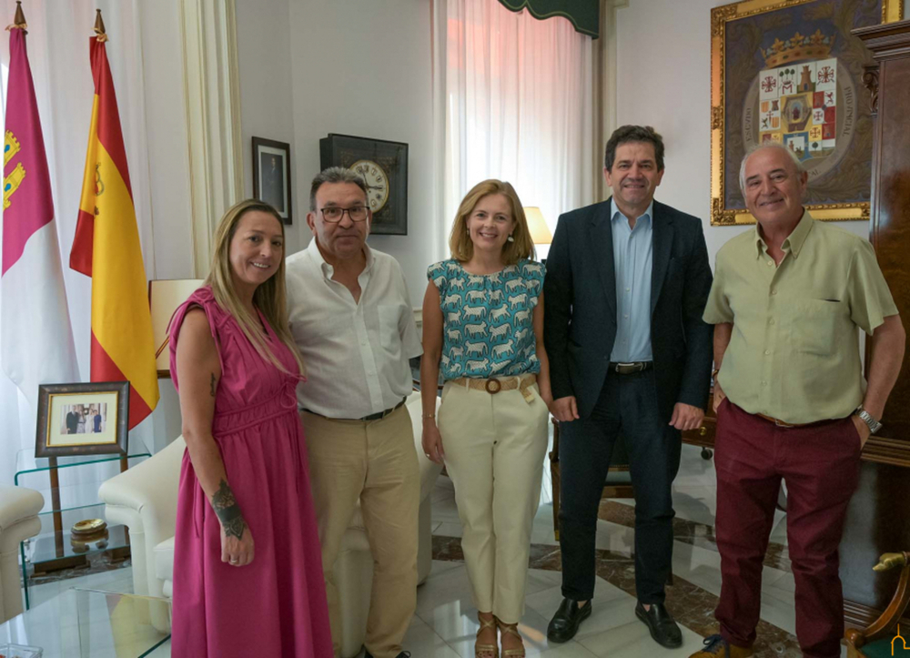 Reunión con Diputación de Nuestra Señora de las Nieves de Almagro en el Palacio Provincial