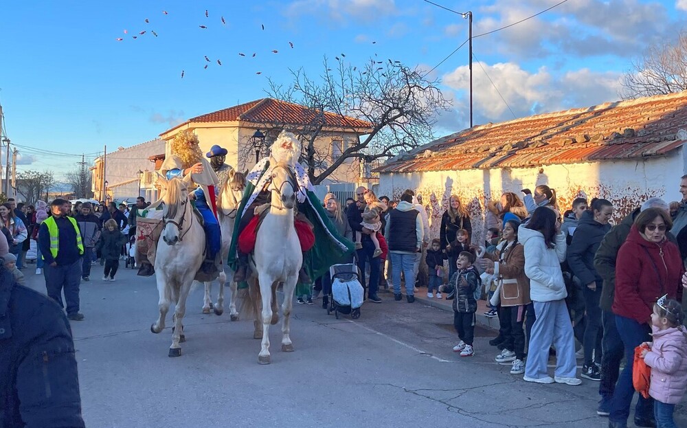 Espectacular recibimiento a los Reyes Magos en Porzuna 