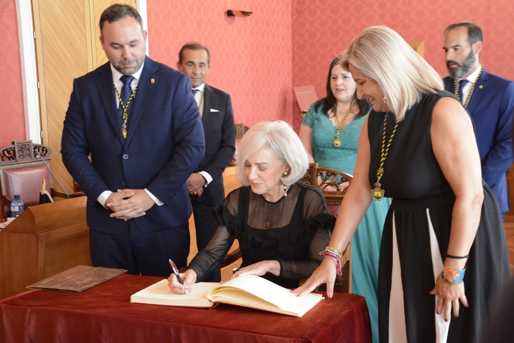 Guaita brilla como mantenedora de la Fiesta de las Letras