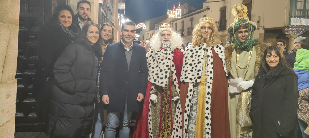 Los Reyes Magos llenan de ilusión las calles de Almagro