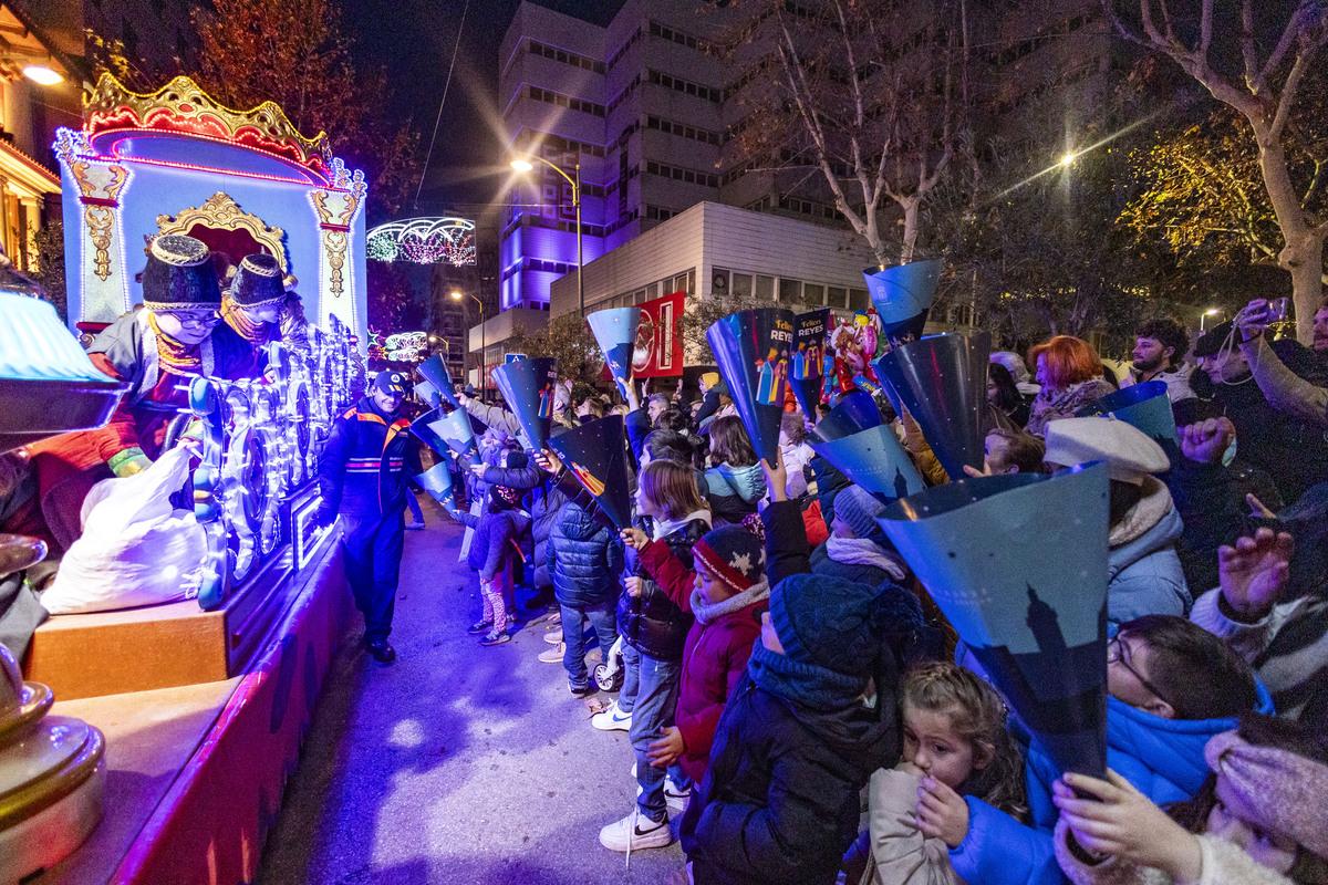 Cabalgata de los Reyes Magos, Navidad, Reyes Magos cabalgata en ciudad real  / RUEDA VILLAVERDE