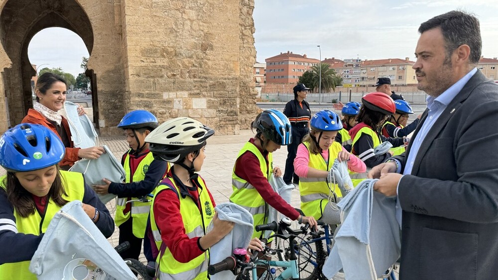  Escolares conocen los lugares emblemáticos de la capital