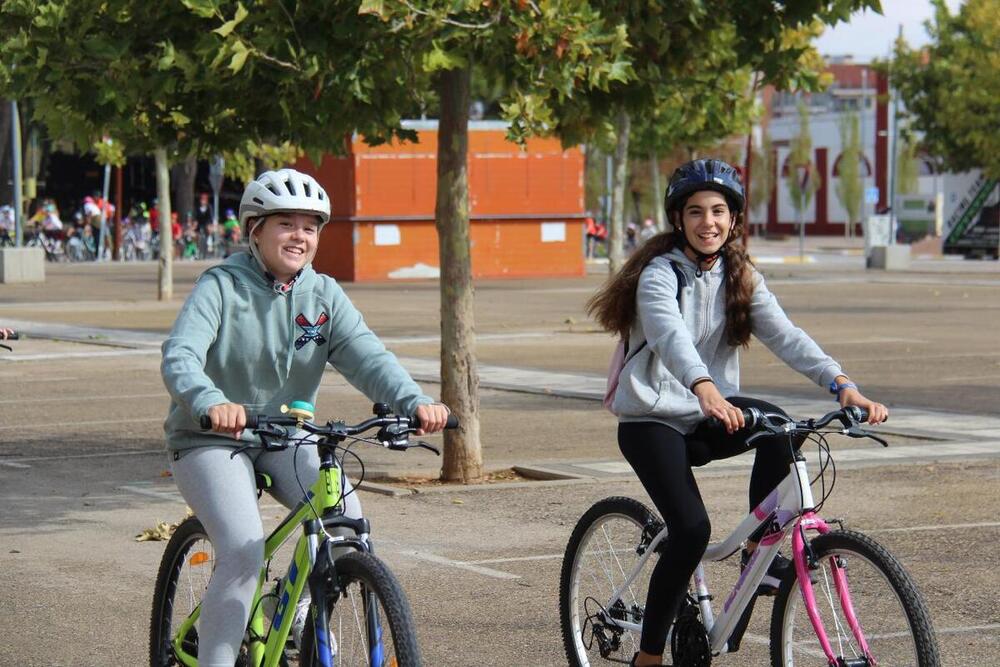 Alcázar reúne a 240 adolescentes en el Día de la Bicicleta 