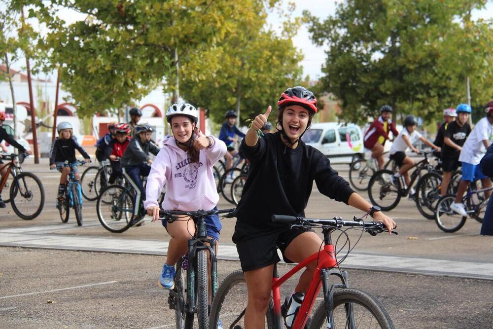 Alcázar reúne a 240 adolescentes en el Día de la Bicicleta 