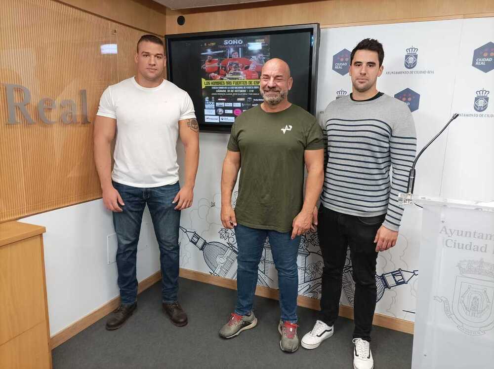 De izquierda a derecha, Daniel Arteche, José Nieto y Pau Beltrán, en la presentación del evento.