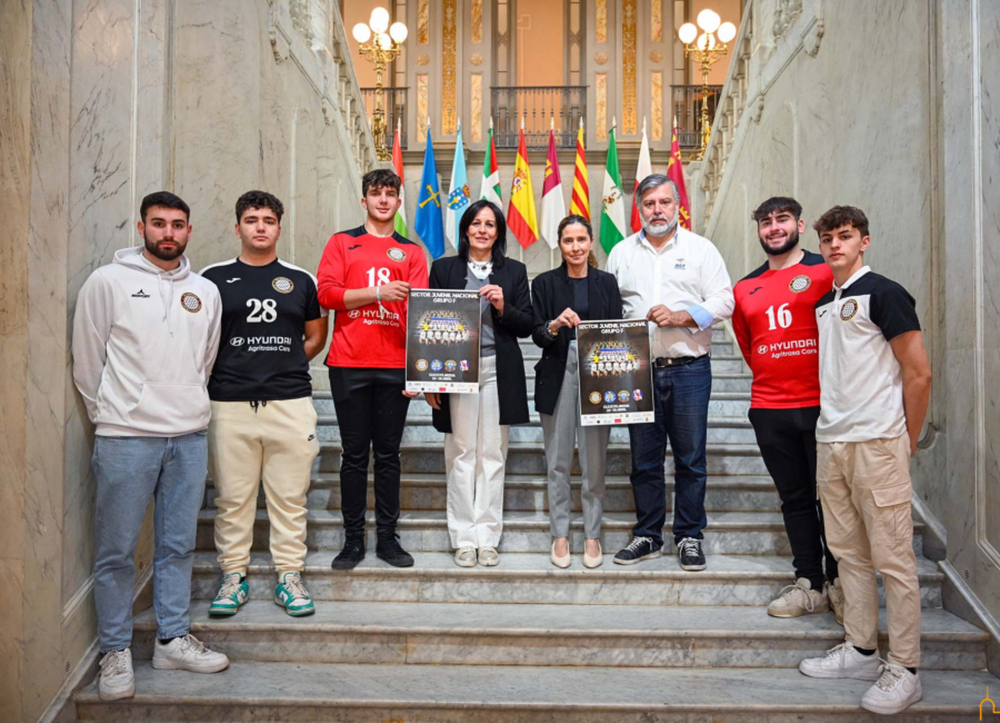 Los integrantes del Alarcos también fueron recibidos en la Diputación.