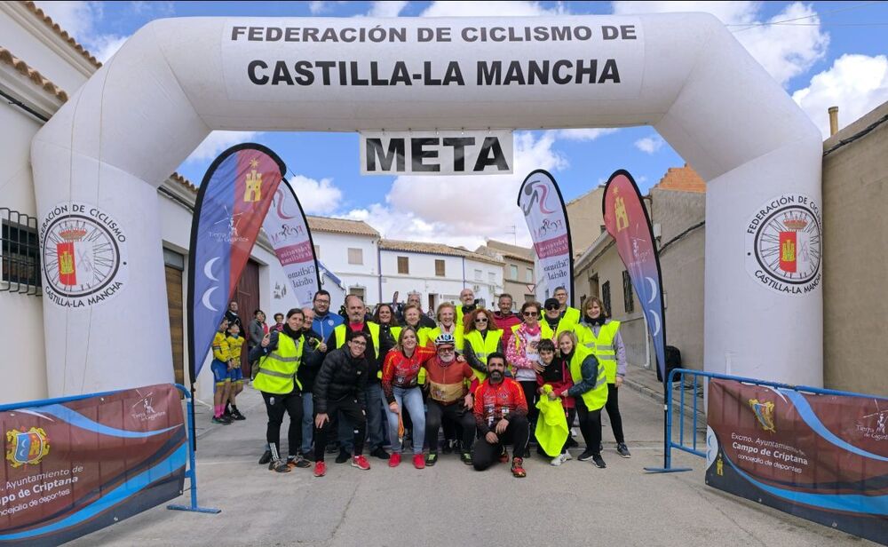 Organizadores y voluntarios de la prueba.