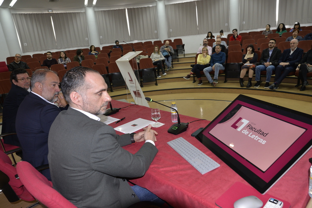 Letras reconoce a sus estudiantes más brillantes