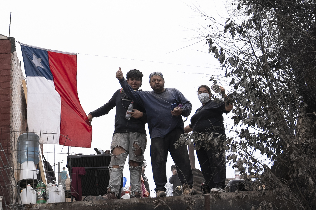 Aumentan a 56 los muertos en los devastadores incendios de Valparaíso en Chile  / ADRIANA THOMASA