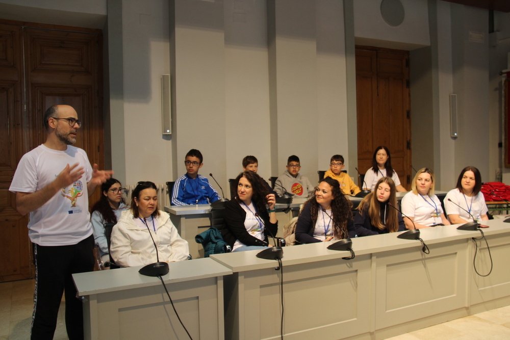 Los alumnos Erasmus visitan el Ayuntamiento